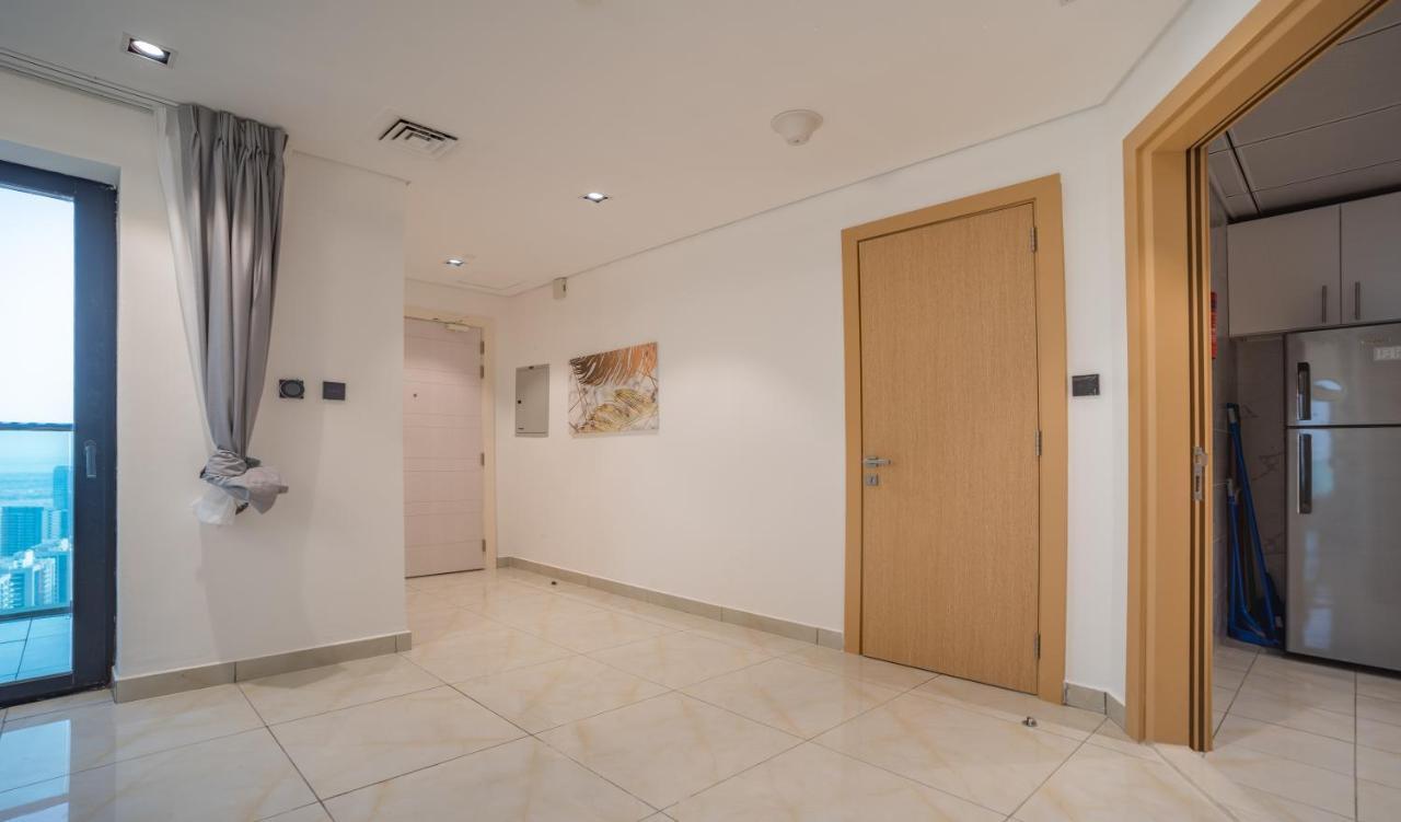 Sky View Tower Apartments Dubai Exteriör bild